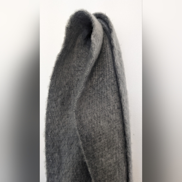 Oversized Blanket Grey Scarf - Picture 5 of 7